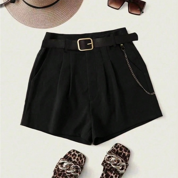 Black belted fold pleated shorts